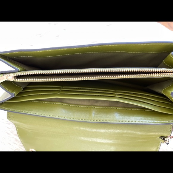 Coach Wallet - Picture 4 of 4